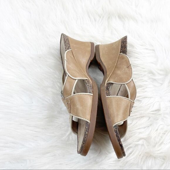 Ariat Cross Strap Leather Wedge Sandals - Picture 4 of 10